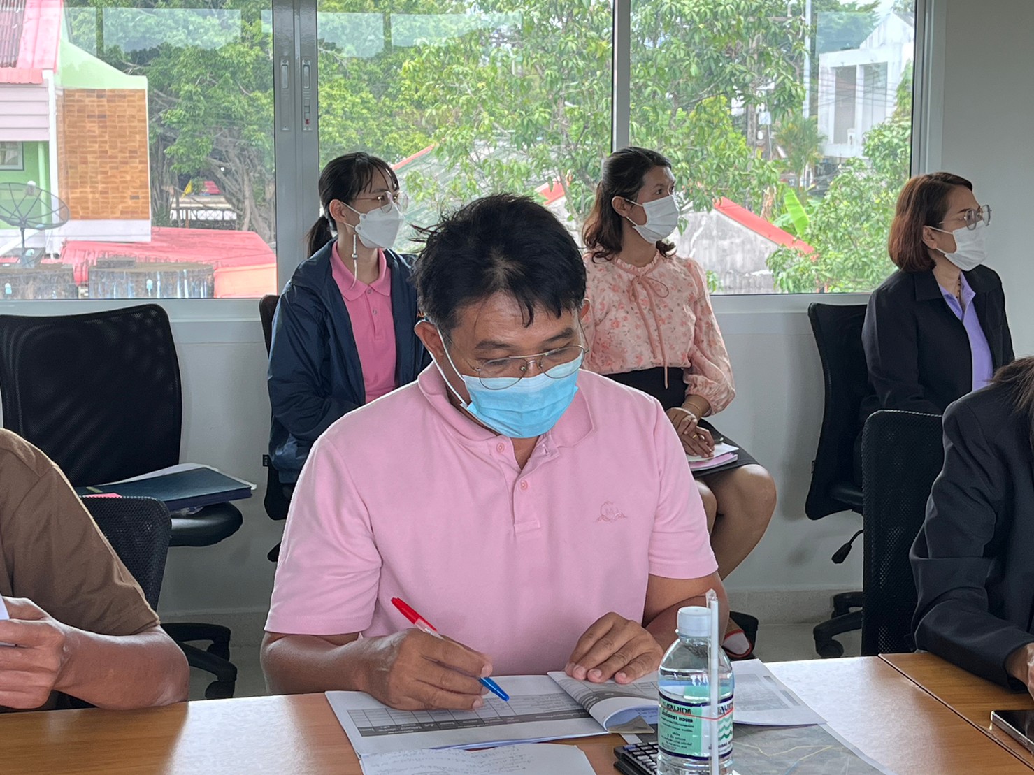 title - ผู้ตรวจราชการกรม ส.ป.ก. ลงพื้นที่เพื่อรับฟังปัญหาของเกษตรกรในโครงการจัดที่ดินแปลงเกษตรเกื้อกูลทับปะตีโมเดล และประชุมติดตามผลการดำเนินงานตามแผนการตรวจราชการ ส.ป.ก.จันทบุรี